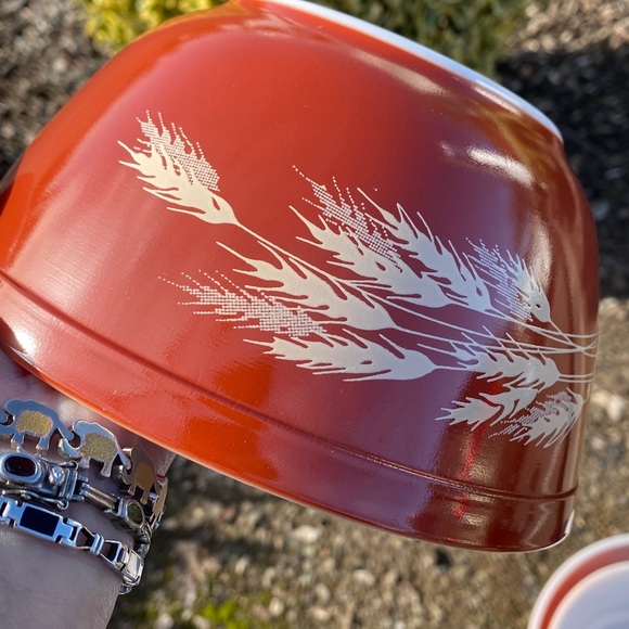 Vintage but NEW Pyrex Mixing Bowl set of 4 - Picture 9 of 11